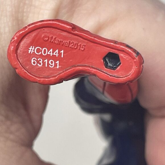 Hasbro Marvel Spider-Man 2015 Action Figure 5.75" Spiderman Plastic Toy Red/Blue - Picture 4 of 6